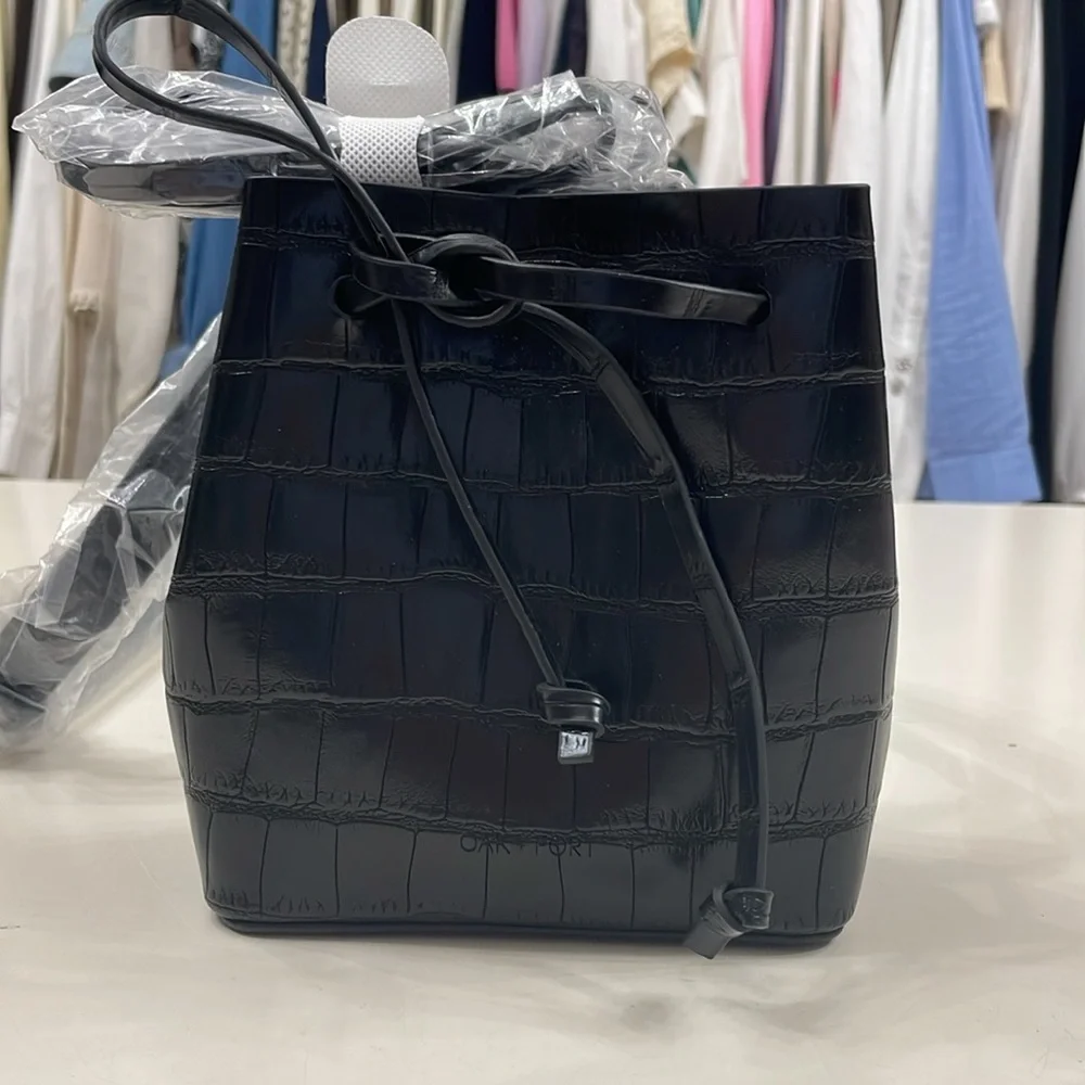 Oak & Fort Bucket Bag. - Picture 3 of 11